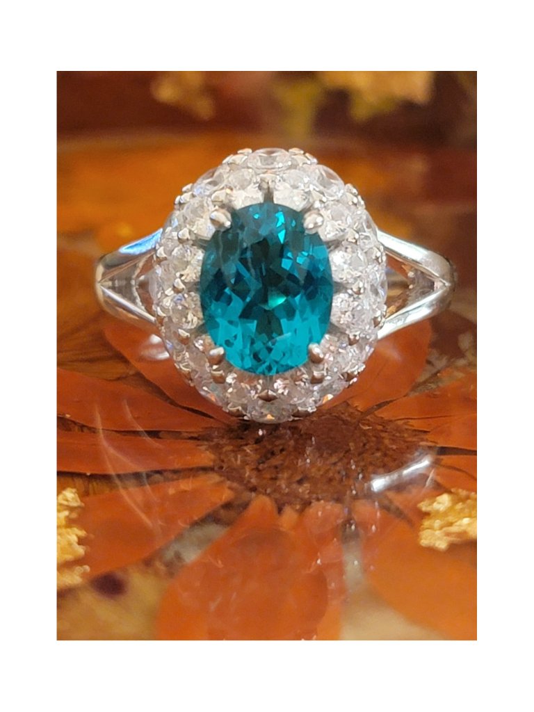 Igi Certified Lab Grown Emerald & Moissanite Halo Ring Size 7.5 Nwt